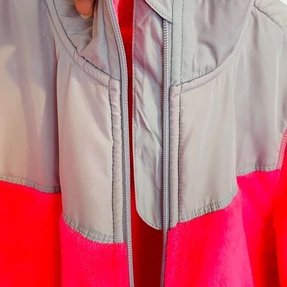 Athletic winter jacket with zipper women’s sports jacket size small pre owned - Picture 15 of 16